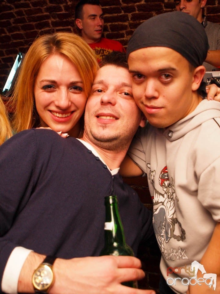 Friday Night Fever în Club Escape, 