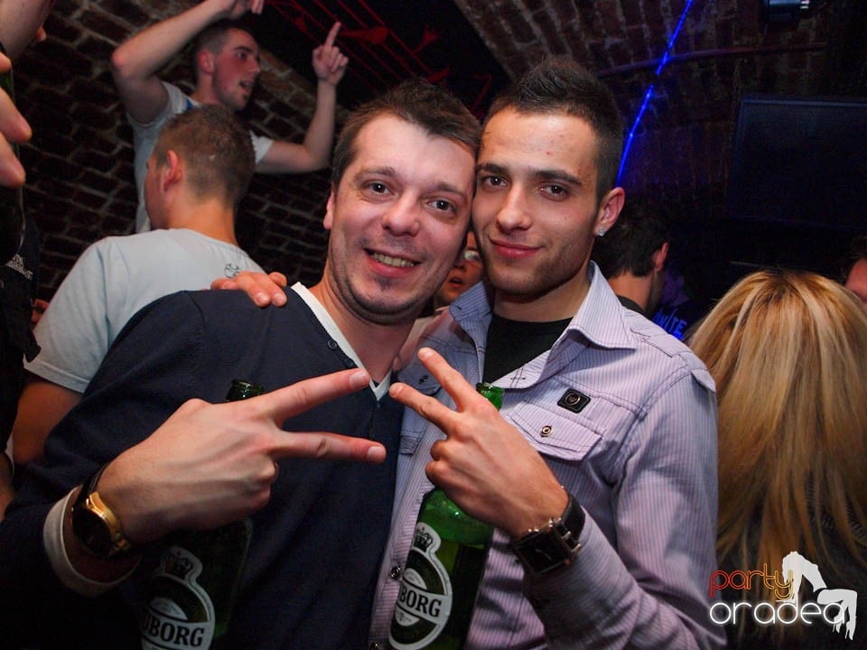 Friday Night Fever în Club Escape, 