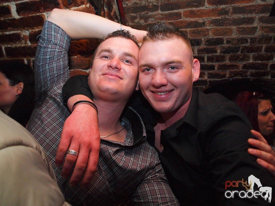 Friday Night Fever în Club Escape, 