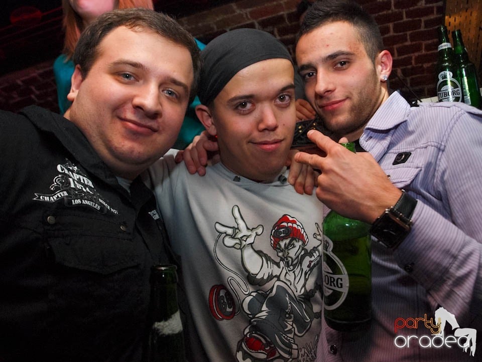 Friday Night Fever în Club Escape, 