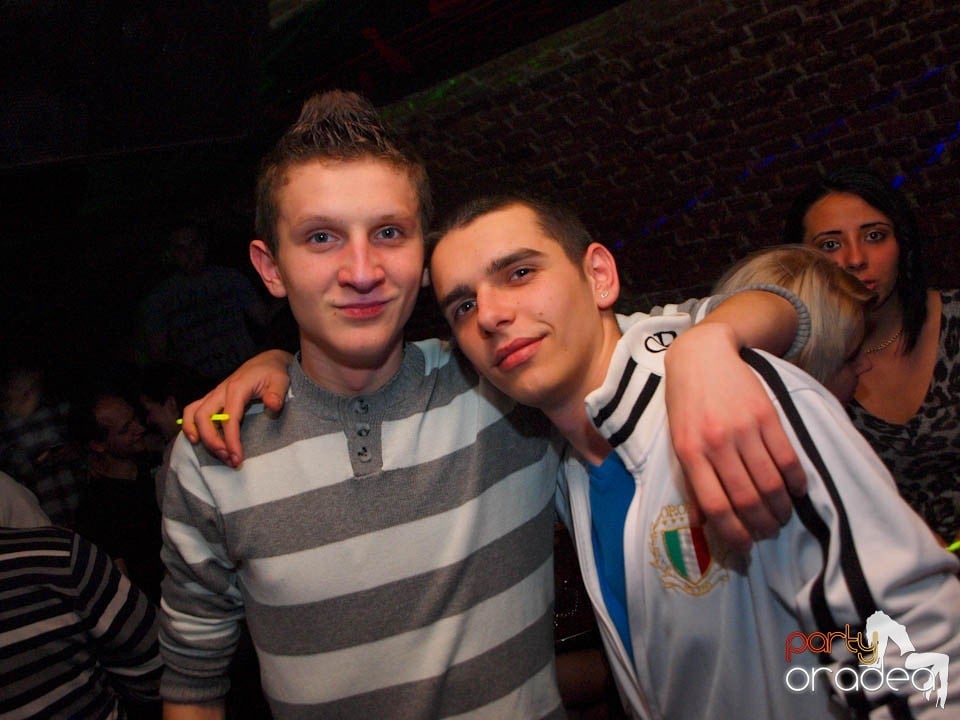 Friday Night Fever în Club Escape, 