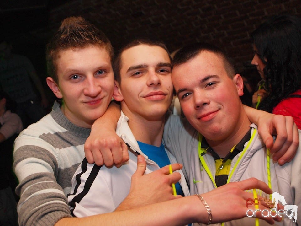 Friday Night Fever în Club Escape, 