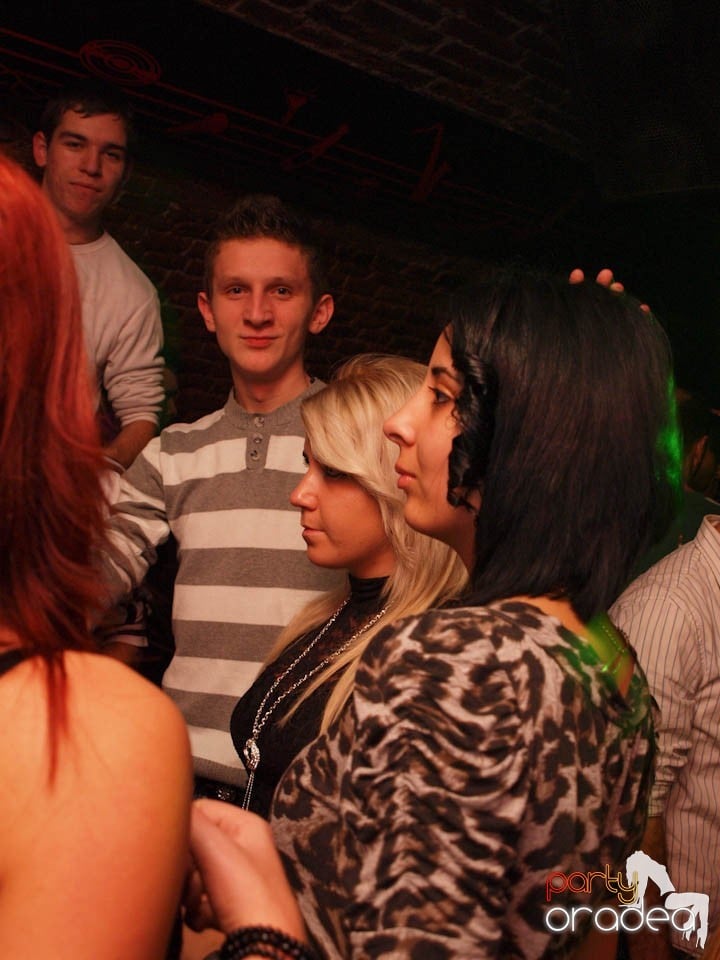 Friday Night Fever în Club Escape, 