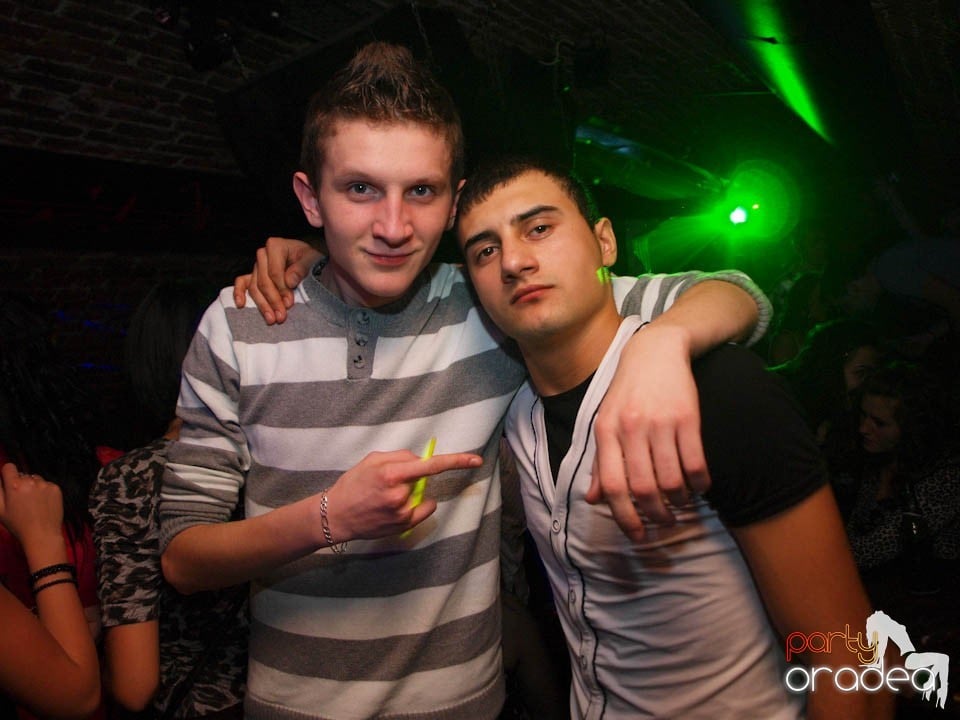 Friday Night Fever în Club Escape, 