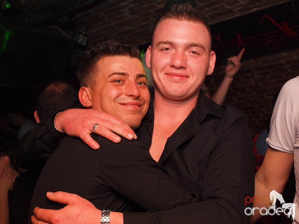 Friday Night Fever în Club Escape, 