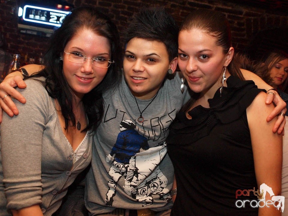 Friday Night Fever în Club Escape, 