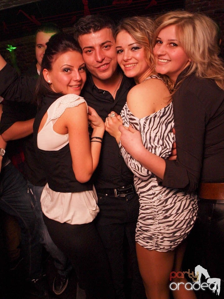 Friday Night Fever în Club Escape, 