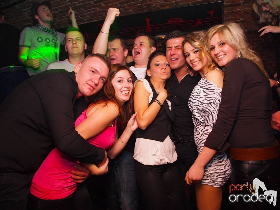 Friday Night Fever în Club Escape, 