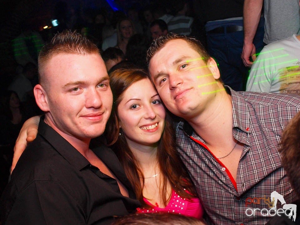 Friday Night Fever în Club Escape, 