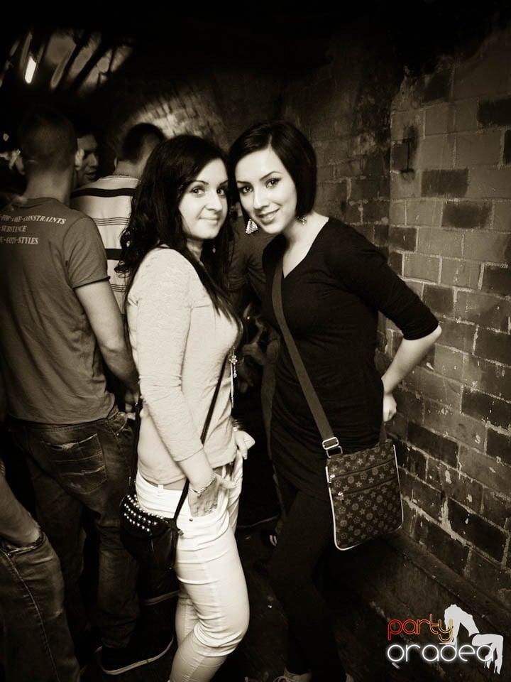 Friday Night Fever în Club Escape, 