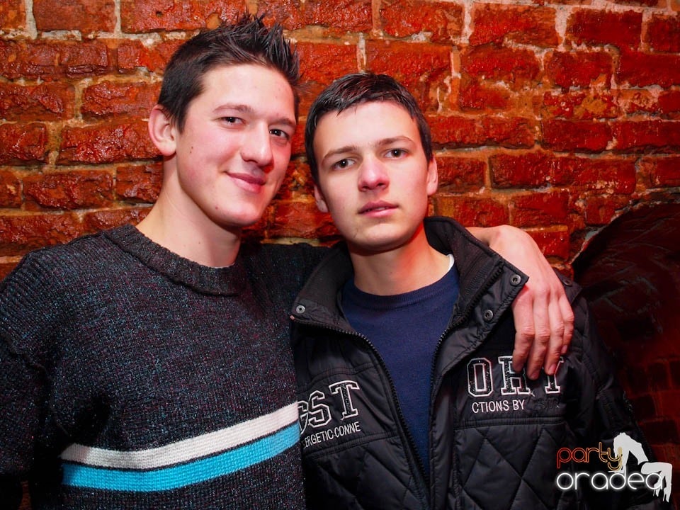 Friday Night Fever în Club Escape, 