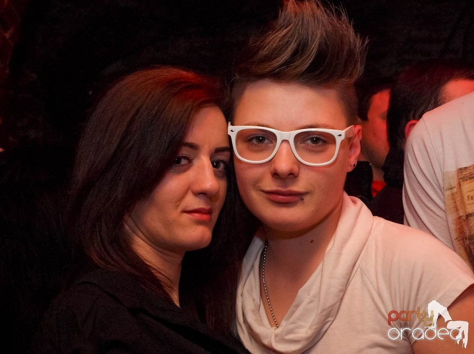 Friday Night Fever în Club Escape, 