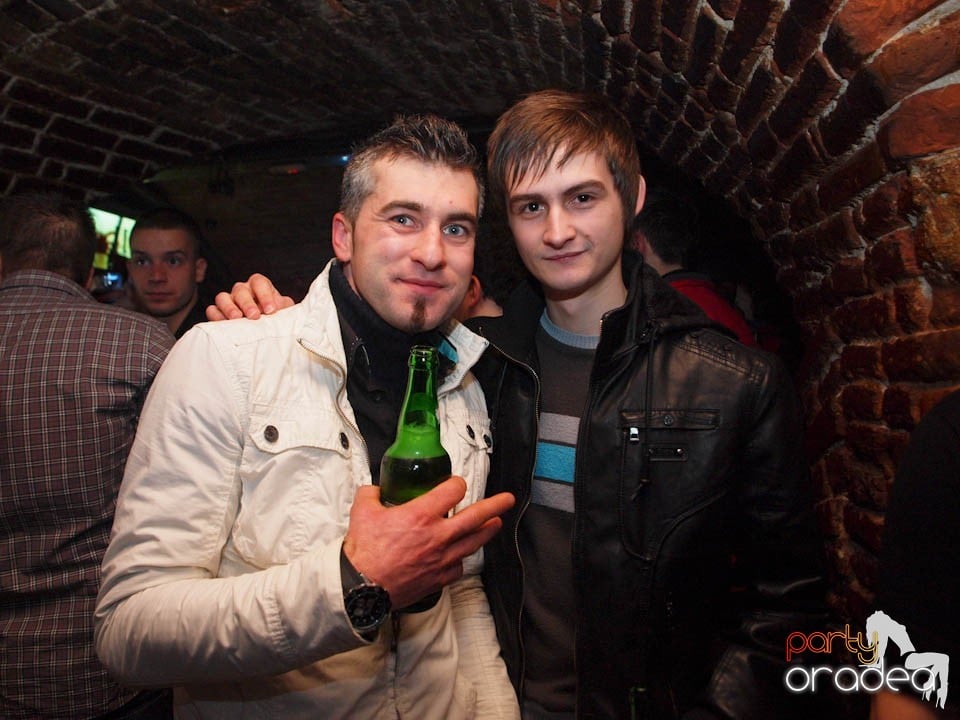 Friday Night Fever în Club Escape, 