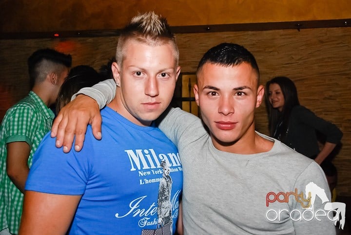 Friday Night Fever în Downtown, 