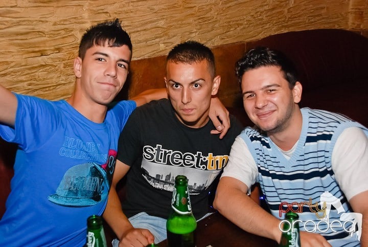 Friday Night Fever în Downtown, 