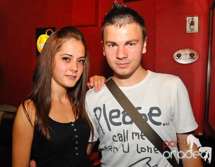 Friday Night Fever în Downtown, 