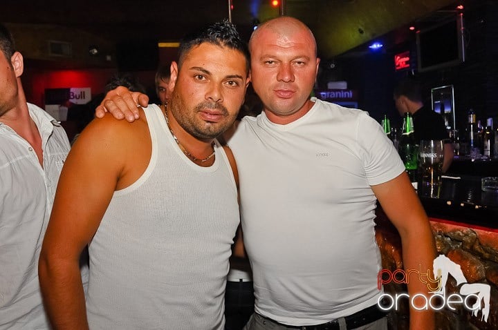 Friday Night Fever în Downtown, 