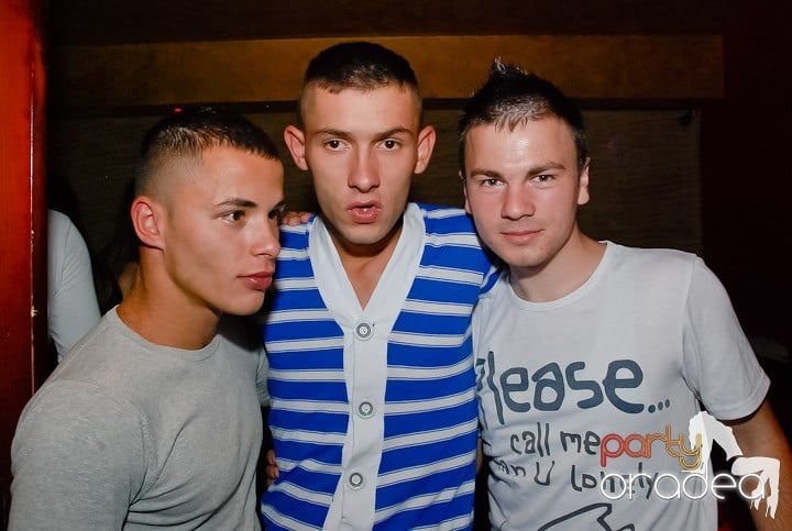 Friday Night Fever în Downtown, 