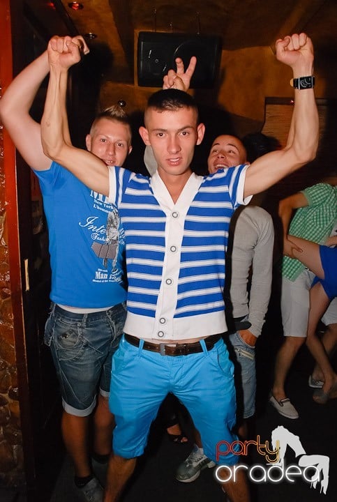 Friday Night Fever în Downtown, 