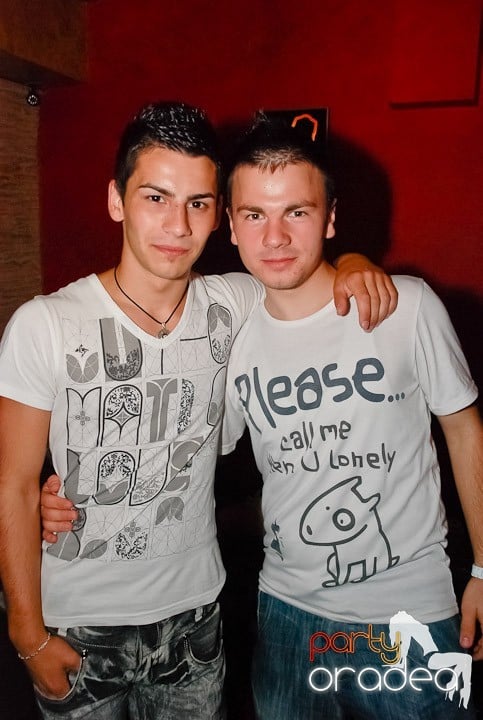 Friday Night Fever în Downtown, 