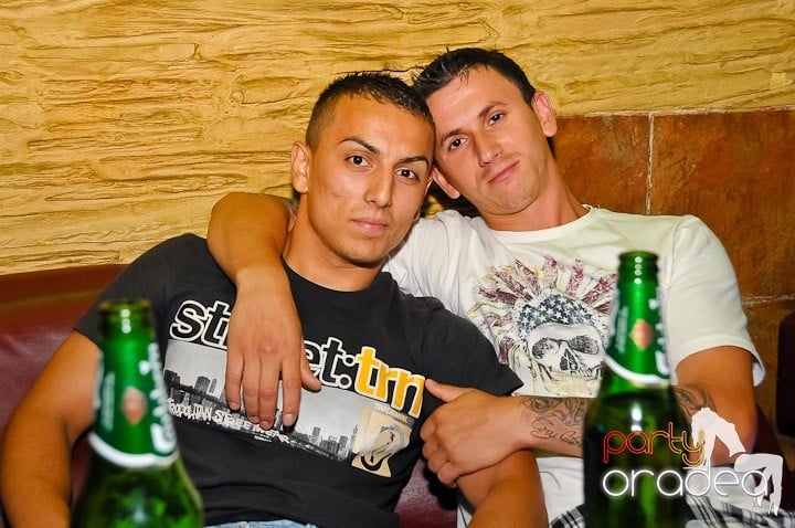 Friday Night Fever în Downtown, 