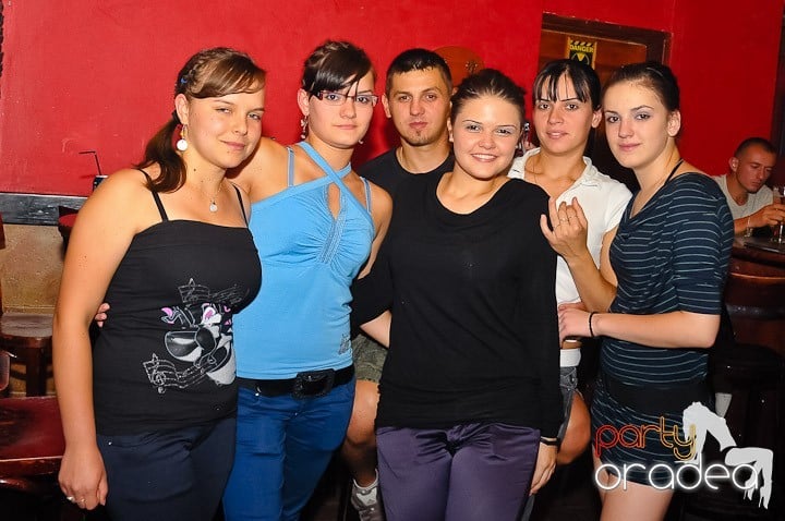 Friday Night Fever în Downtown, 