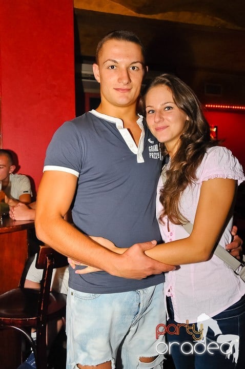 Friday Night Fever în Downtown, 