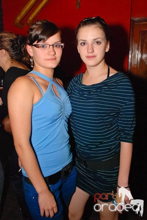 Friday Night Fever în Downtown, 