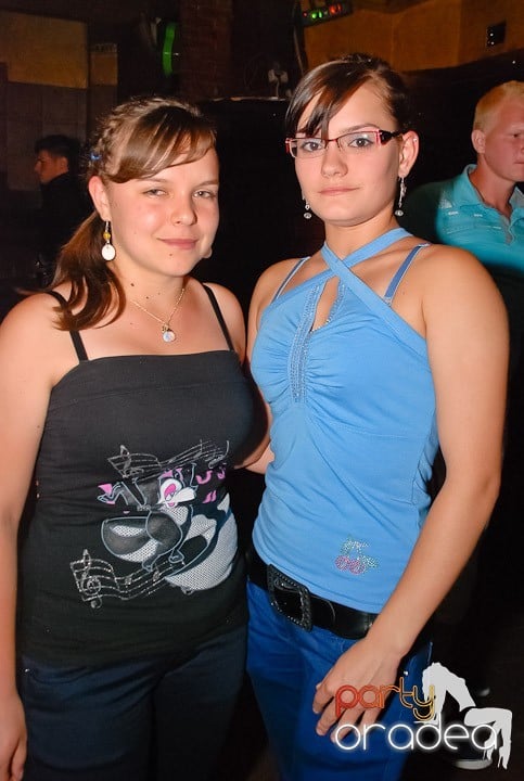 Friday Night Fever în Downtown, 