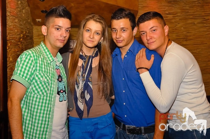 Friday Night Fever în Downtown, 