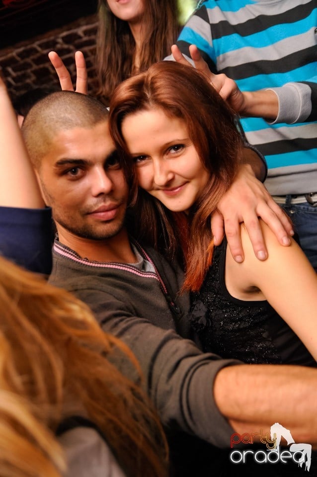 Friday Night Fever în Escape, 