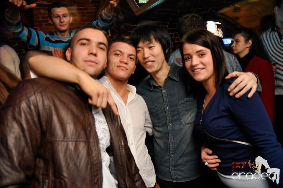 Friday Night Fever în Escape, 