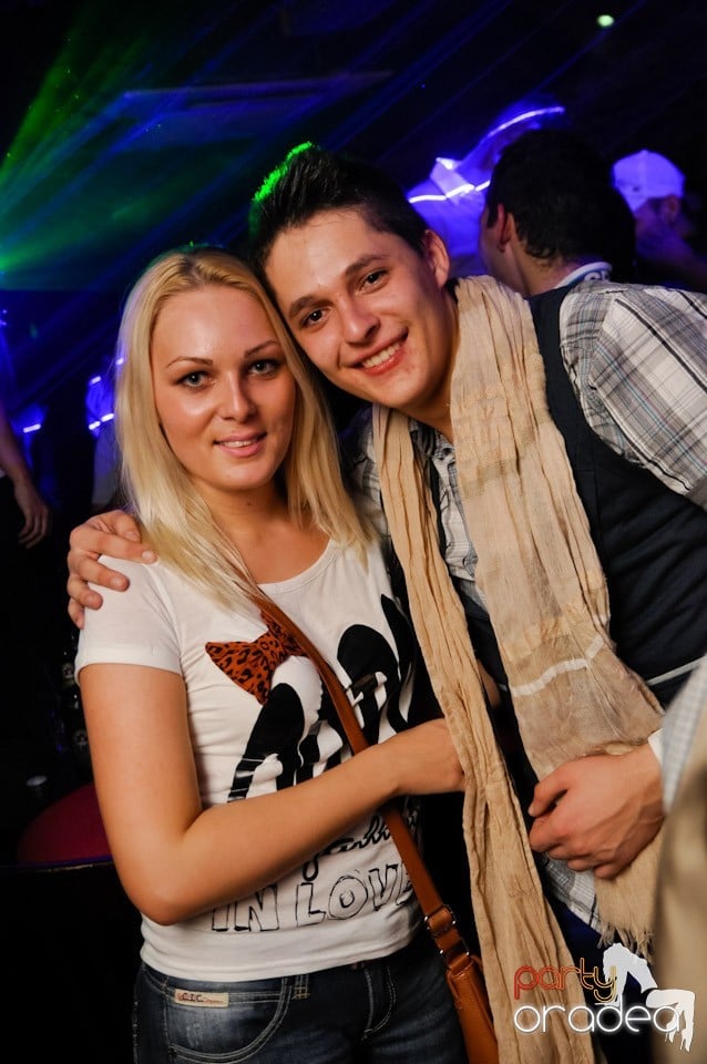 Friday Night Fever în Escape, 