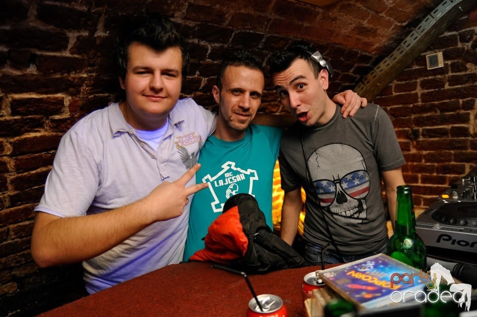 Friday Night Fever în Escape, 