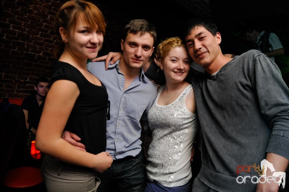 Friday Night Fever în Escape, 