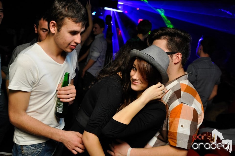 Friday Night Fever în Escape, 