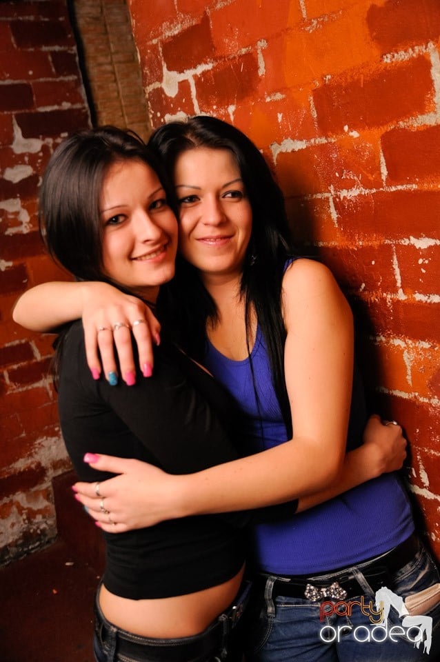 Friday Night Fever în Escape, 