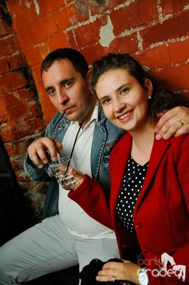 Friday Night Fever în Escape, 