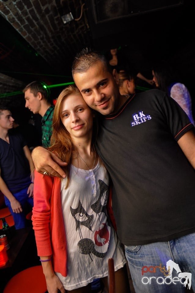 Friday Night Fever în Escape, 