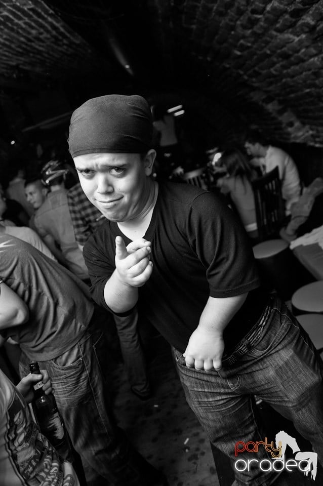 Friday Night Fever în Escape, 