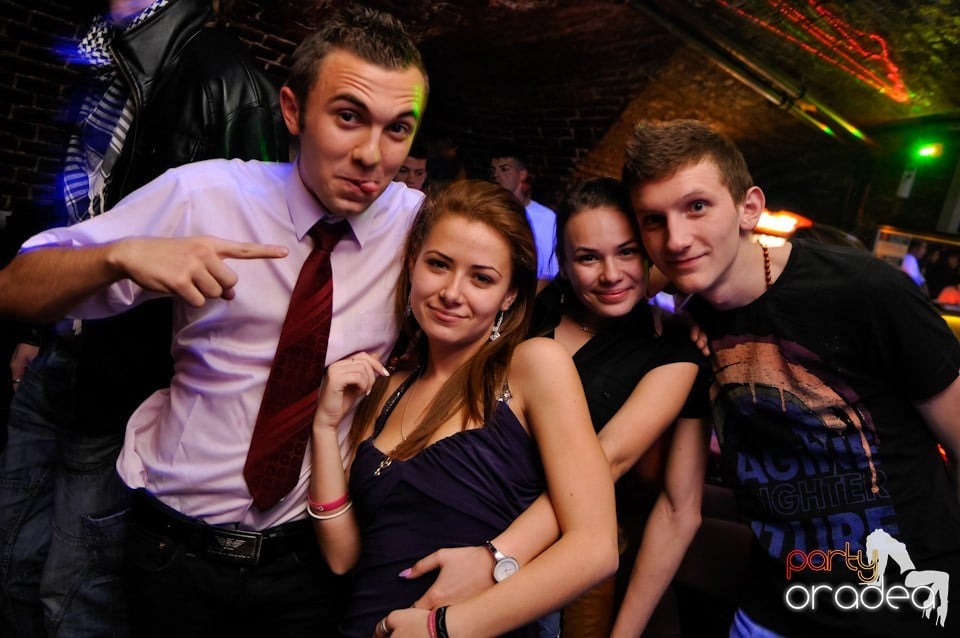 Friday Night Fever în Escape, 