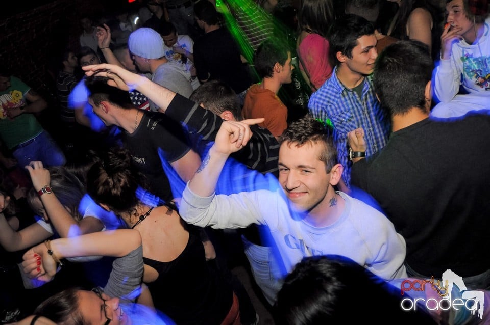 Friday Night Party 2 @ Escape,