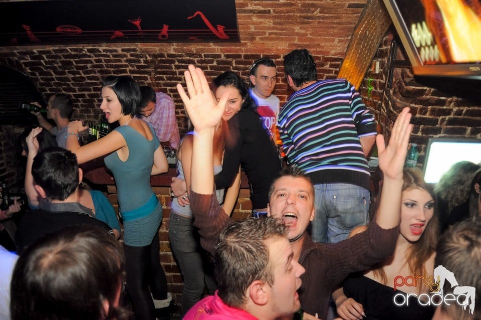 Friday Night Party 2 @ Escape, 