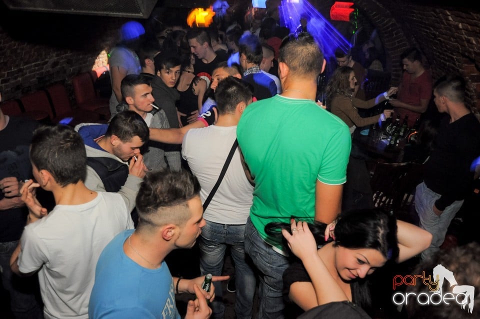 Friday Night Party 2 @ Escape,