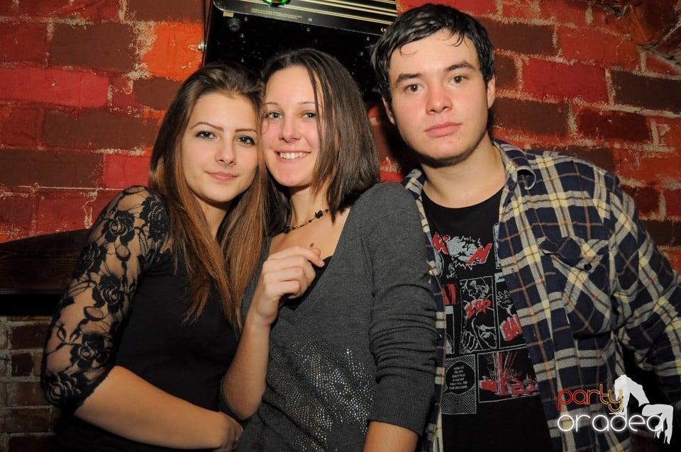 Friday Night Party 2 @ Escape, 