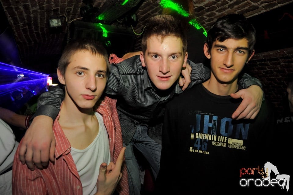 Friday Night Party 2 @ Escape, 