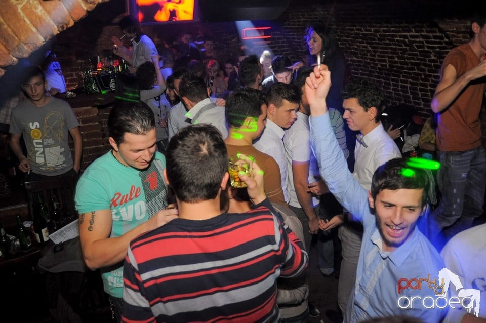 Friday Night Party 2 @ Escape, 