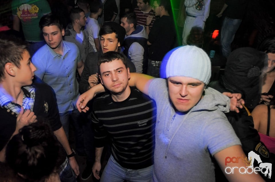 Friday Night Party 2 @ Escape,