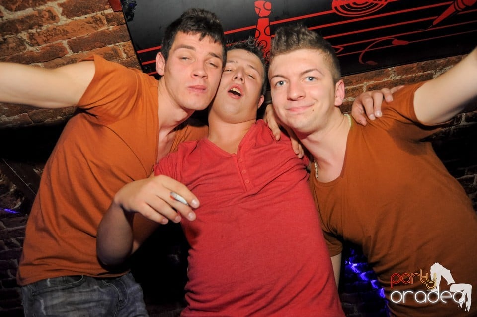 Friday Night Party 2 @ Escape,