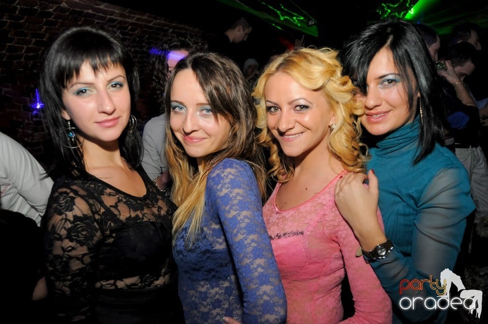 Friday Night Party 2 @ Escape,